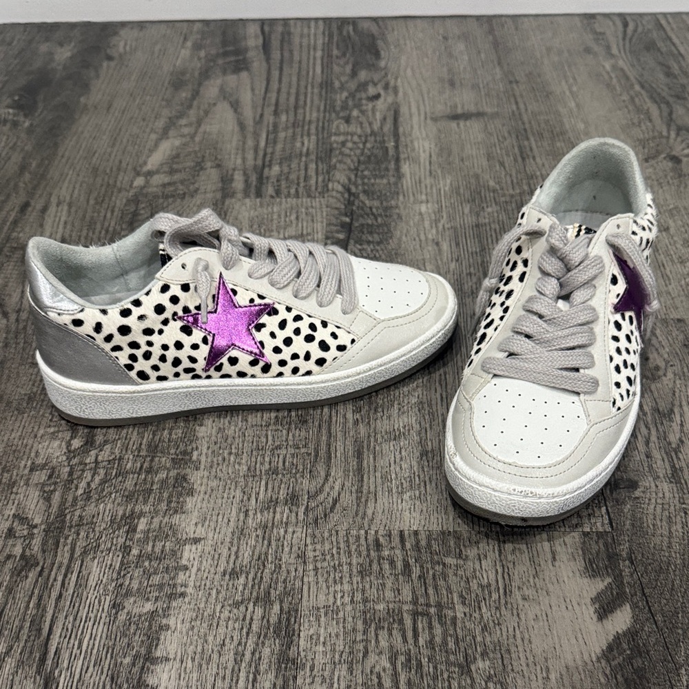 ShuShop White Sneakers with Purple Star and Silver Accents